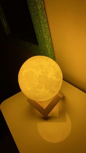 Customer photo review of Lampe Lune - 6 dimensions disponibles