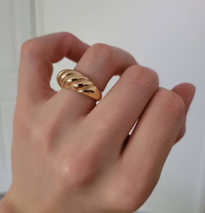Customer photo review of Gold Chunky Twisted Ring