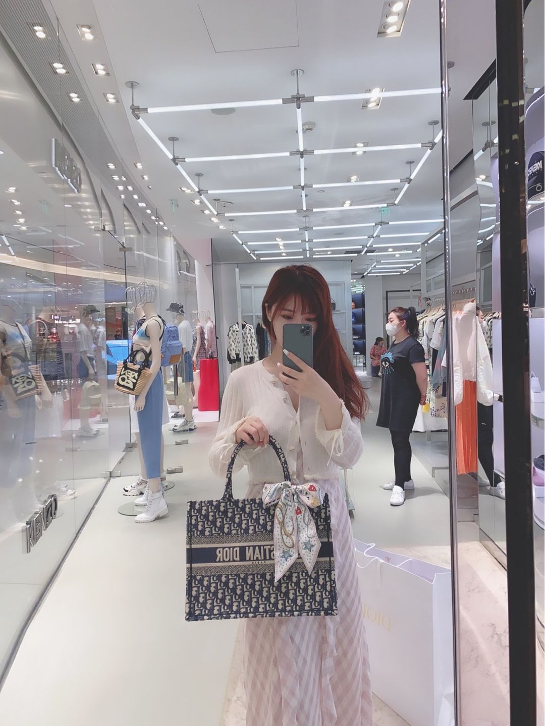Customer photo review of 【ディオール】◆人気 BOOK TOTE 定番柄刺繍 トートバッグ-3 sizes