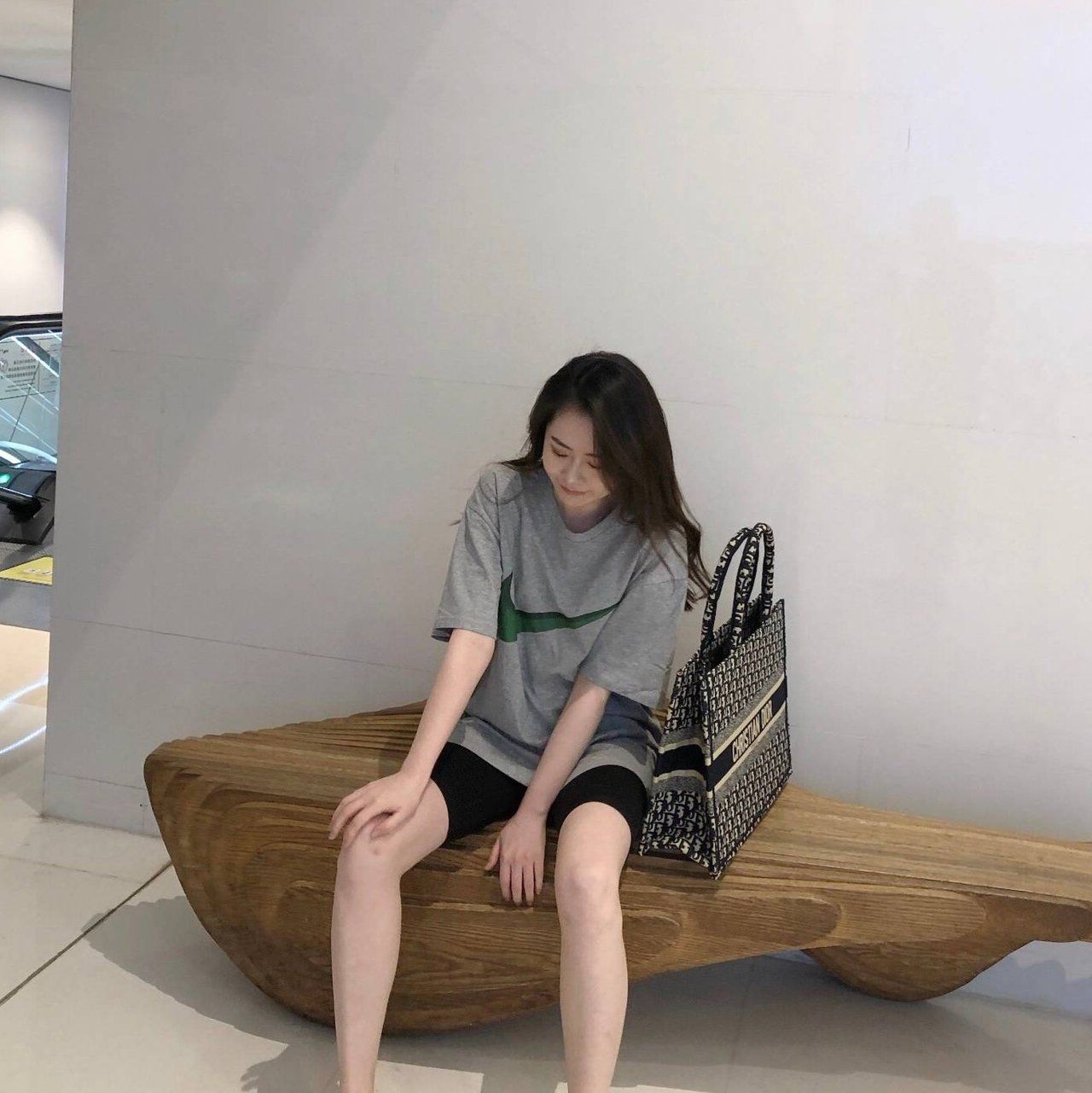 Customer photo review of 【ディオール】◆人気 BOOK TOTE 定番柄刺繍 トートバッグ-3 sizes