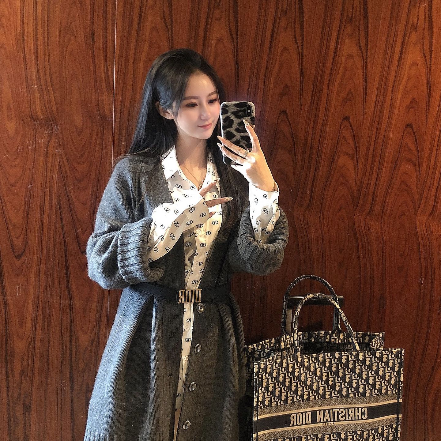 Customer photo review of 【ディオール】◆人気 BOOK TOTE 定番柄刺繍 トートバッグ-3 sizes