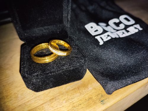 Customer photo review of Orvieto Wedding Rings