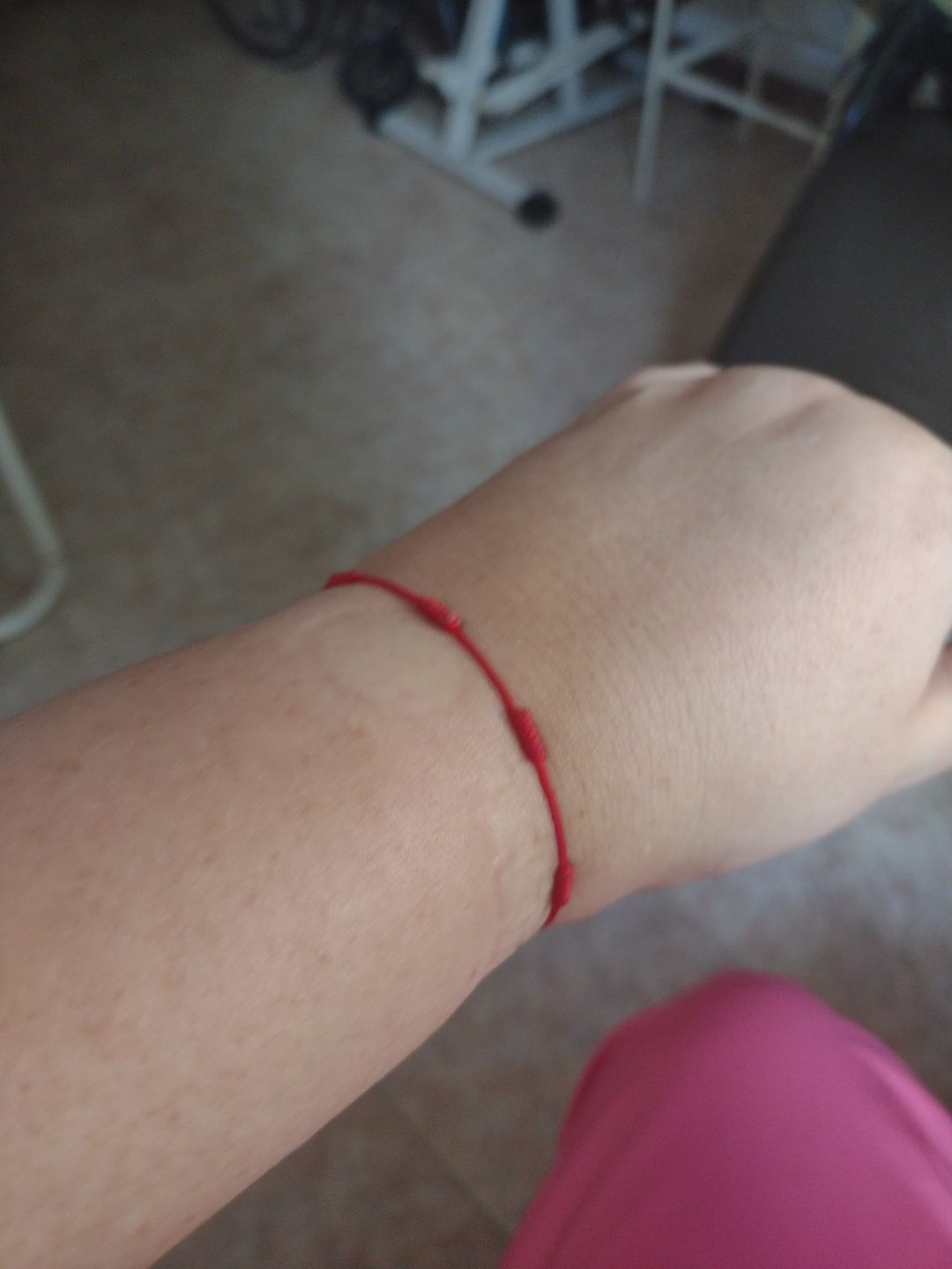 Customer photo review of Hilos de protección rojos 7 nudos