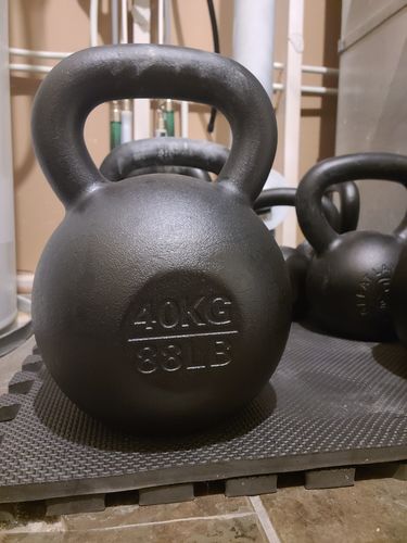 Customer photo review of 40kg / 88lbs   E-coated Cast Iron Kettlebell