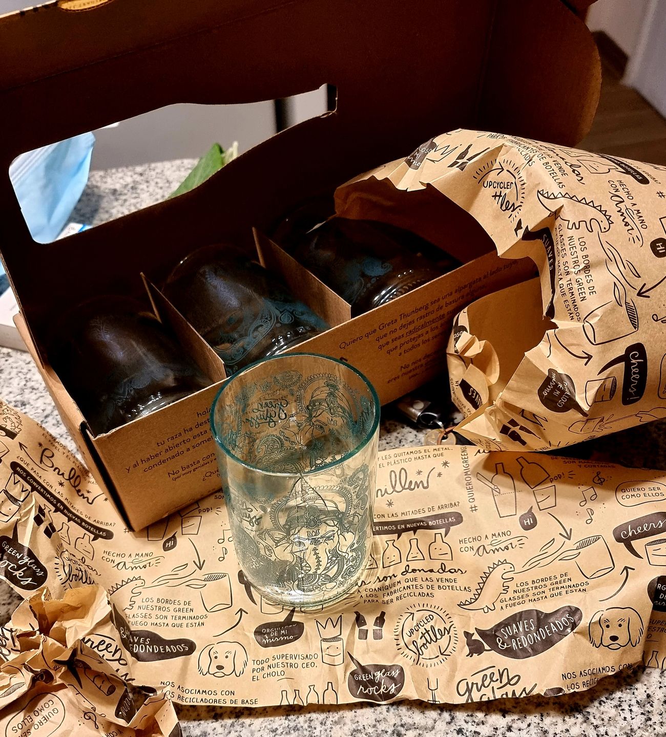 Customer photo review of Om Glass Juego de 4 Vasos