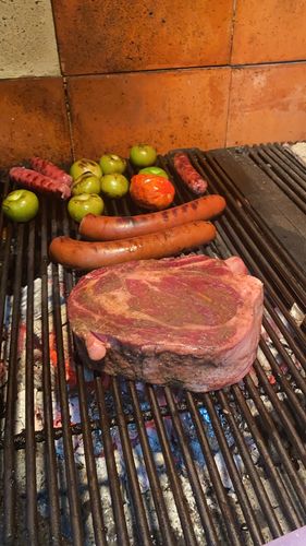 Reseña con foto de un cliente sobre Rib Eye Steak