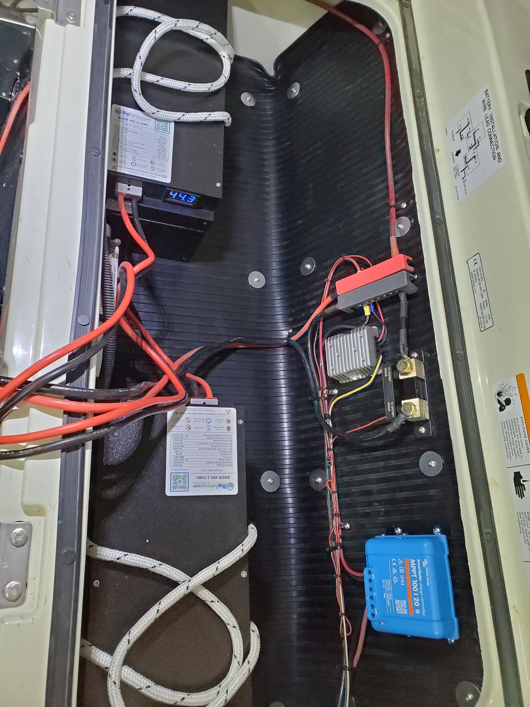 Customer photo review of 10 Gauge 20 Feet Cable Connect Solar Panel to Charge Controller