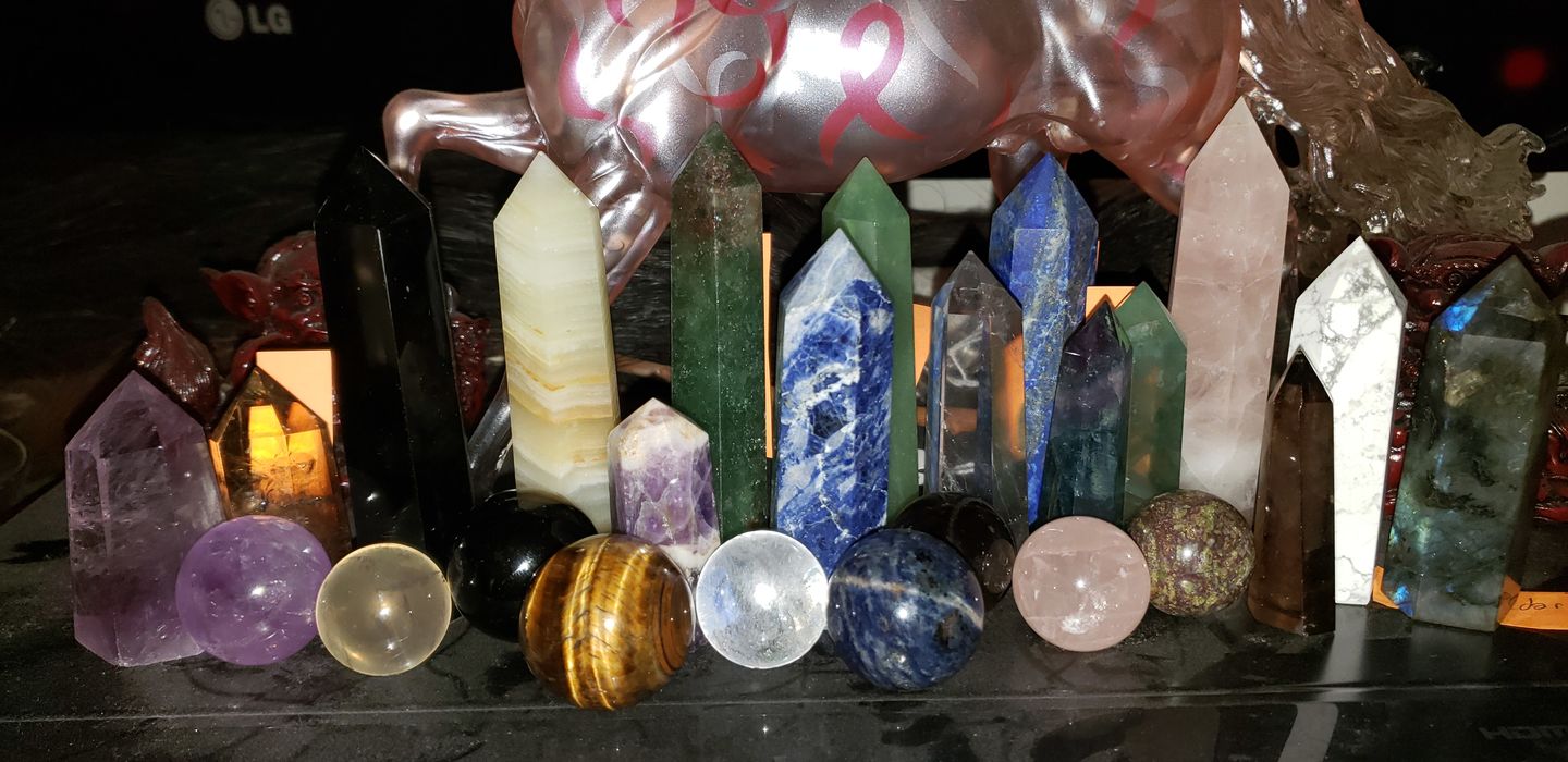 Customer photo review of 45 Crystal Super Pack - 16 Points, 9 Spheres & 20 Quartz Shards