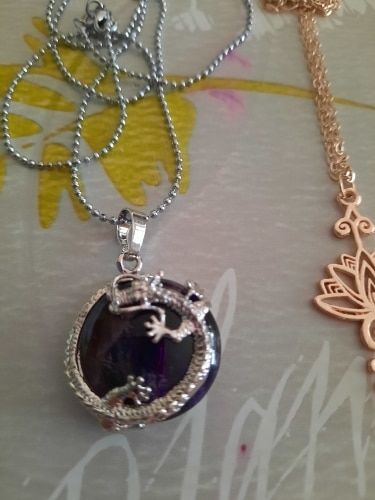 Customer photo review of Collier et Pendentif Dragon en Pierre Naturelle