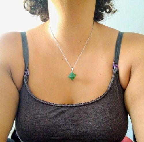 Customer photo review of Collier "Etoile Merkaba" en Pierres Naturelles avec Chaîne