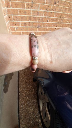 Customer photo review of Bracelet Amour Inconditionnel en  Rhodonite