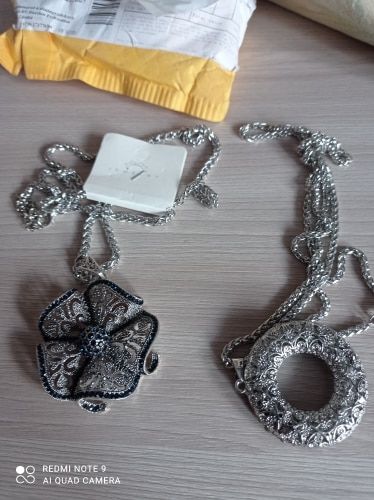 Customer photo review of Long Collier Pendentif "Fleur Vintage"