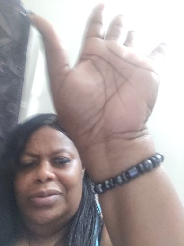 Customer photo review of Weight Loss Black Stone Magnetic Therapy Bracelet