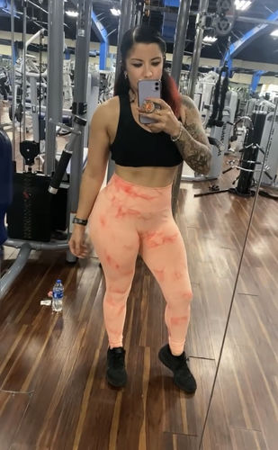 Customer photo review of Coral Marble Scrunch Butt Leggings