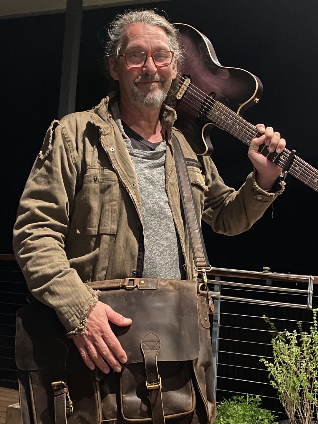 Customer photo review of Vintage Buffalo Hunter Leather Laptop Briefcase Messenger Bag