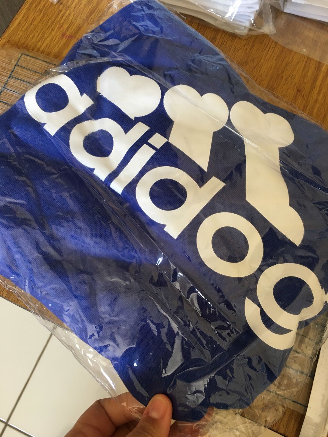 Customer photo review of Felpa "Adidog" Blu