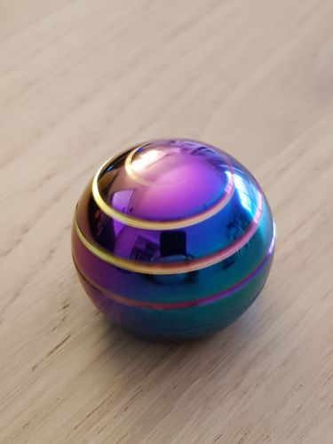 Customer photo review of OIL SLICK Spinning Desktop Gyroscope - 70gm