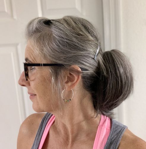Customer photo review of JuvaBun Claw Clip Straight Ponytail Extension
