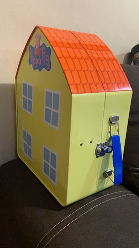 Customer photo review of Colección Completa Peppa Pig: 12 Figuras + 12 Libros + Caja coleccionadora