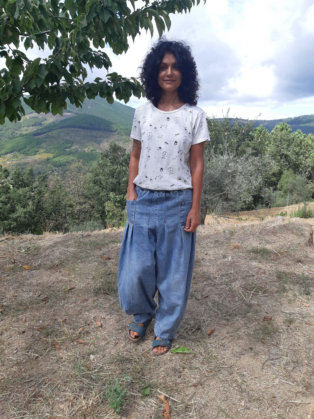 Customer photo review of Plus Size - Simple Pure Color Loose Jeans