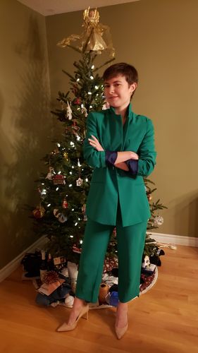 Customer photo review of Nissa Suit by Allen Schwartz - RENTAL