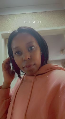 Customer photo review of Brazilian Beginner Lace Wig Middle Part Straight