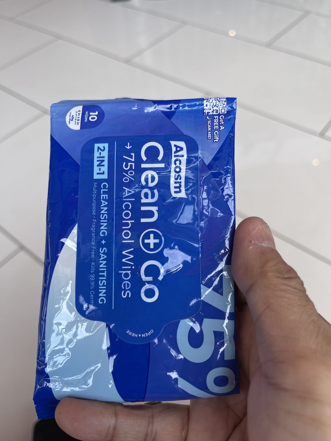 Customer photo review of 10 wipes (Bundle of 6) - 75% Alcohol Classic Wipes