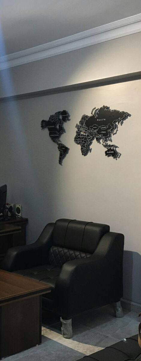 Customer photo review of Metal Dünya Haritası Baskısız | Renk - Siyah