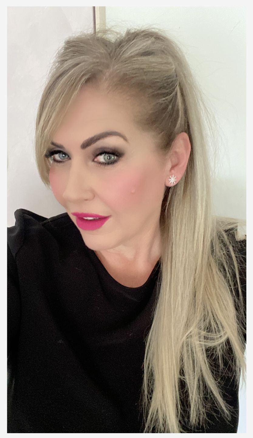 Customer photo review of Kiss Proof Lipstick | Liquid Matte Lipstick