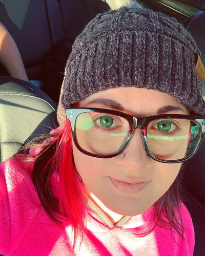 Customer photo review of Vika tricolor Green Colored Contact Lenses