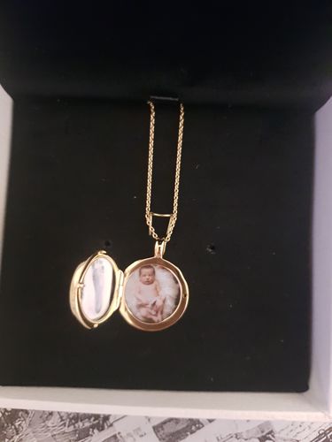 Customer photo review of Round Personalised Locket – Gold