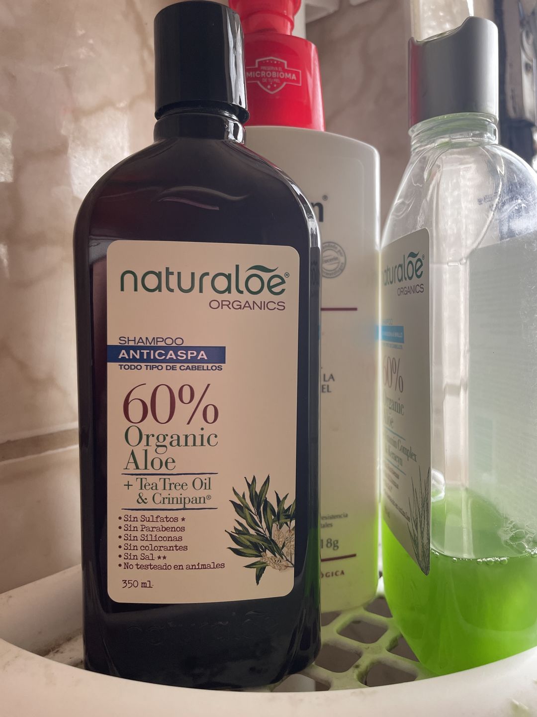Customer photo review of Shampoo Anticaspa con Aloe & Aceite de Tea Tree 350 ml