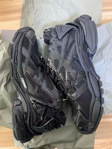 Customer photo review of Balenciaga Runner