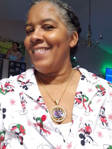 Customer photo review of Personalized CZ Diamond Round Photo Necklace