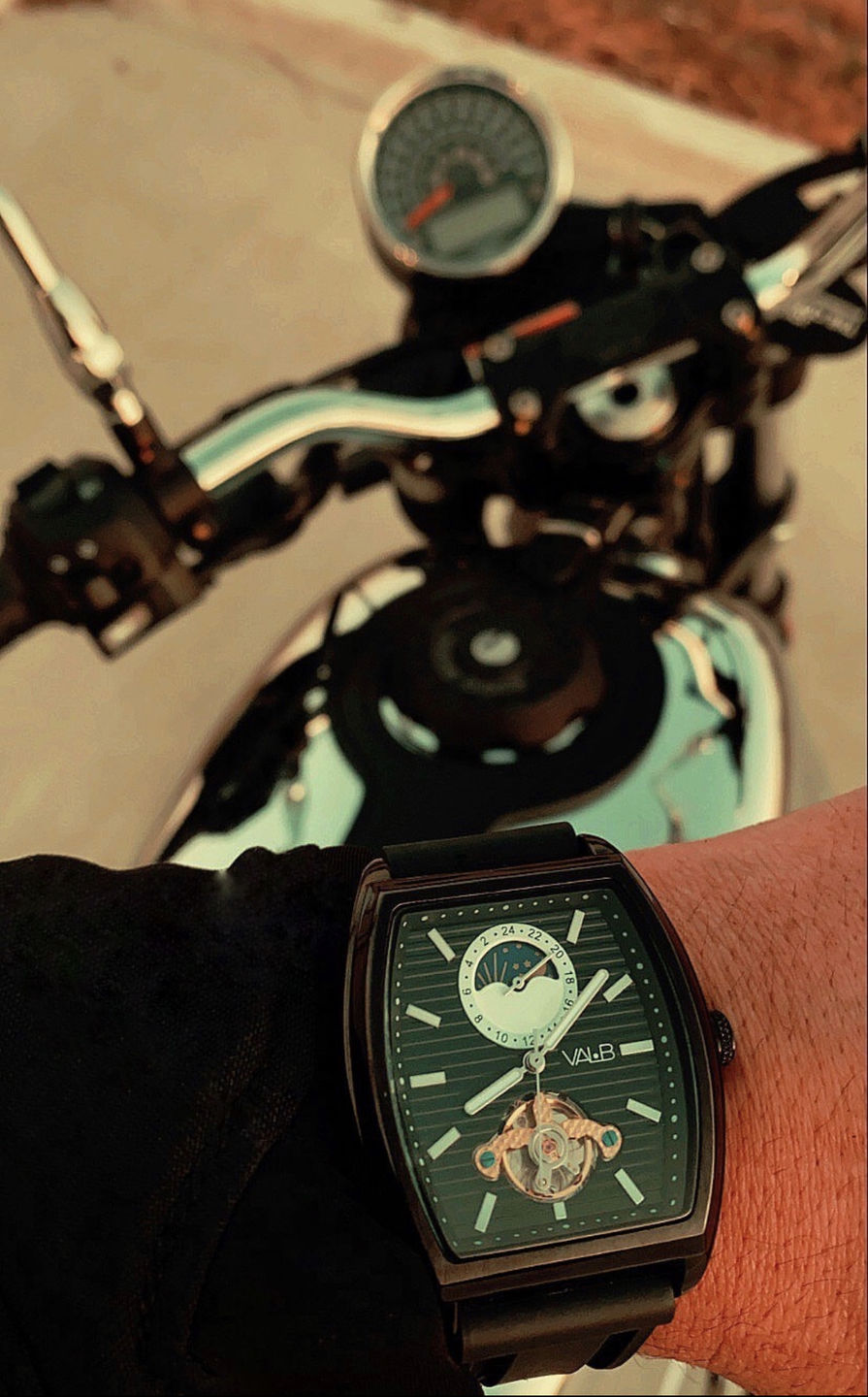 Customer photo review of LUNAR BLACK