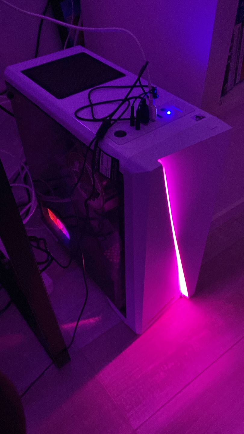Customer photo review of Basic Gaming PC (Ryzen 5 3600 4,2 Ghz, 16 GB DDR4 werkgeheugen, GTX 1660, 240GB SSD schijf en 1 TB HDD)