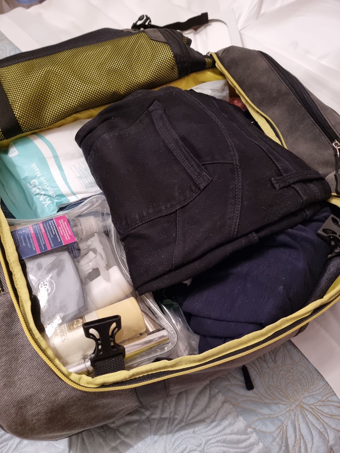 Customer photo review of Manhattan Trolley Backpack Hybrid Cabin Bag 55x40x20cm