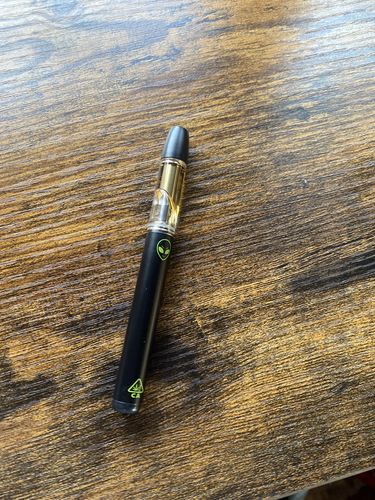 Customer photo review of Alien Muai Waui 1g Delta 8 Disposable