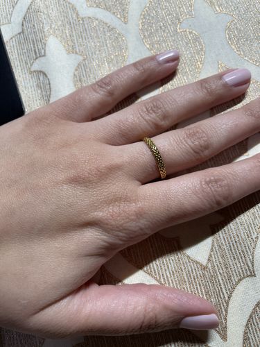 Customer photo review of Gold Woven Ring