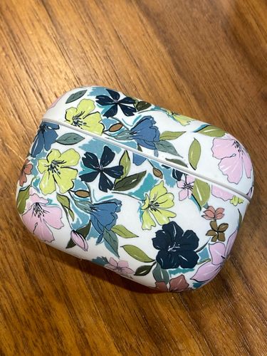Customer photo review of Art Flower Airpods Case