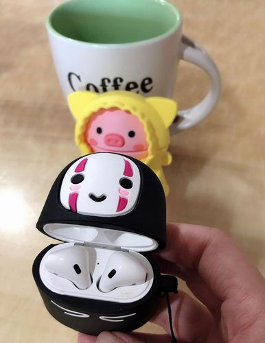 Customer photo review of Spirited Away Kaonashi AirPods Case