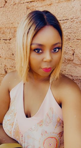 Customer photo review of TEBOHO - Peruvian Middle Part Lace Wig