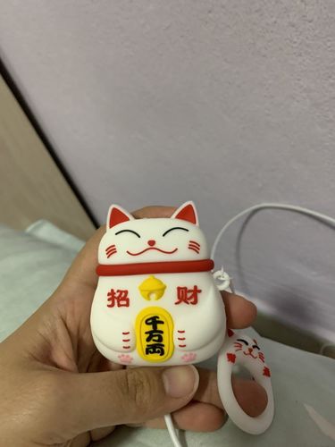Customer photo review of Lovely Lucky Cat Airpods Case