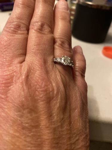 Customer photo review of Five Stone Trellis Moissanite Sidestone Engagement Ring