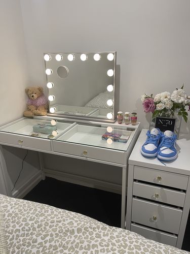 Customer photo review of Electra Medium Vanity table