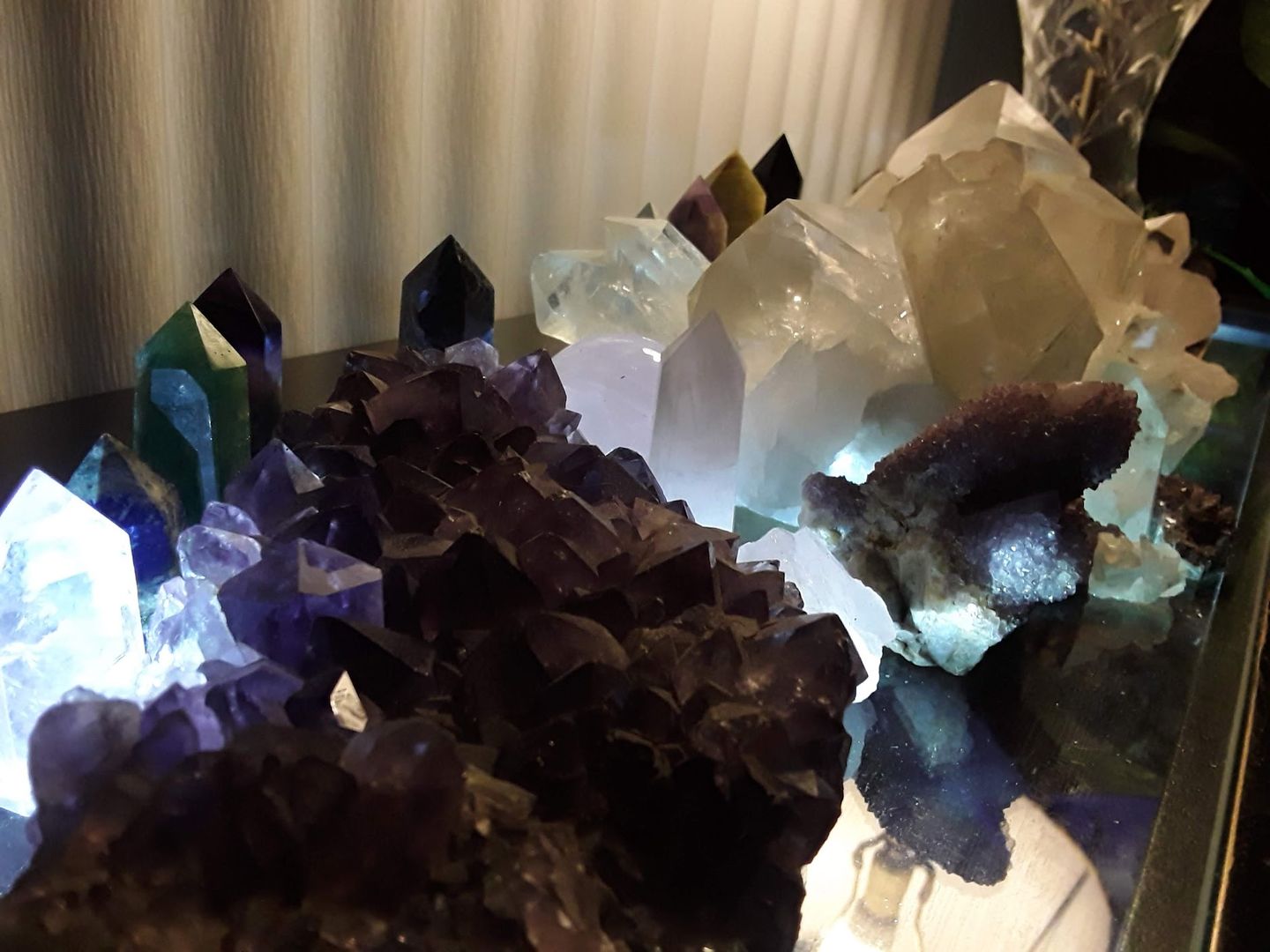 Customer photo review of 45 Crystal Super Pack - 16 Points, 9 Spheres & 20 Quartz Shards