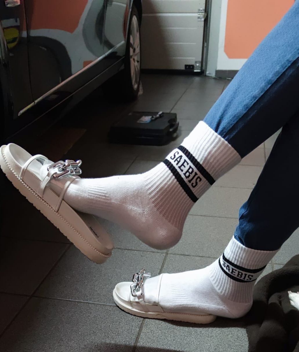 Customer photo review of SAEBIS® 5er SET weiße Retro Sport Socken mit schwarzen Streifen