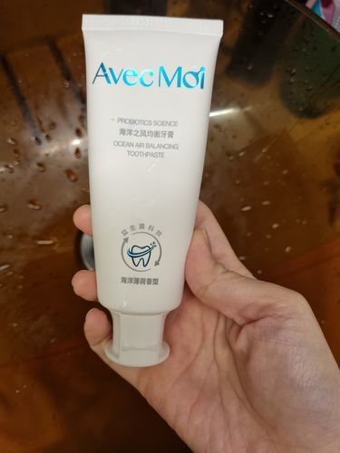 Customer photo review of Refreshing & Whitening Toothpaste Valuable Packs