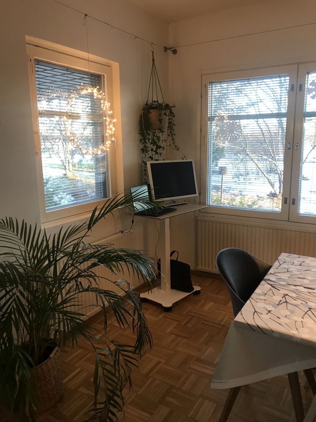 Customer photo review of Height adjustable desk MAHTUVA M 68x40 | SELKA
