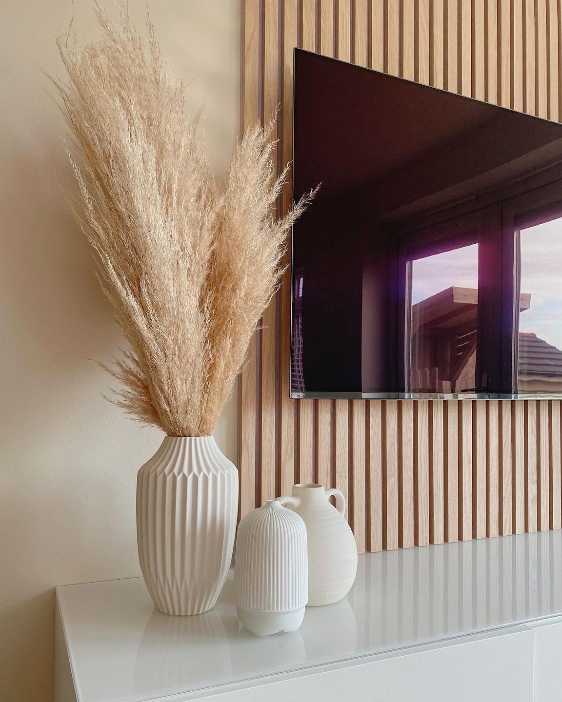 Customer photo review of SlatWall Natural Oak Sample